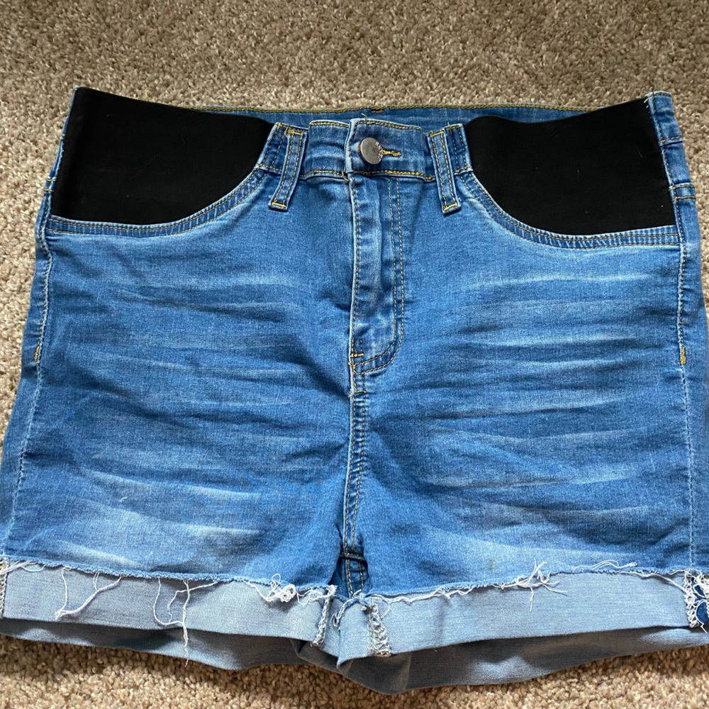 Maternity shorts